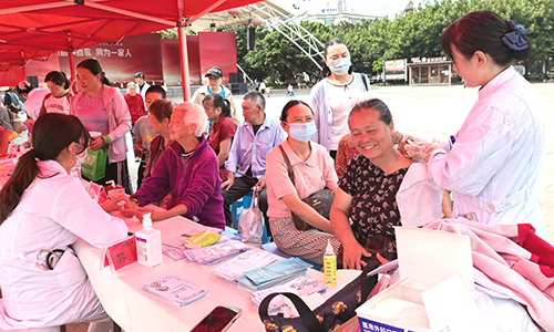 多家醫院開展系列活動慶祝中國醫師節.jpg 多家醫院開展系列活動慶祝中國醫師節.jpg