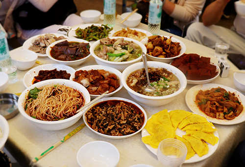 “美食 文體旅”助力玉溪服務(wù)消費(fèi).jpg