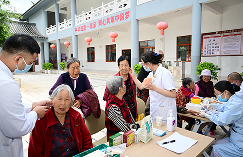 義診活動暖民心.jpg
