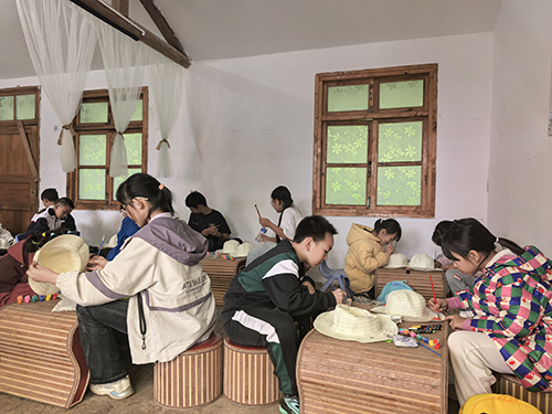 “行走紅塔”研學活動在龍馬山舉行.jpg