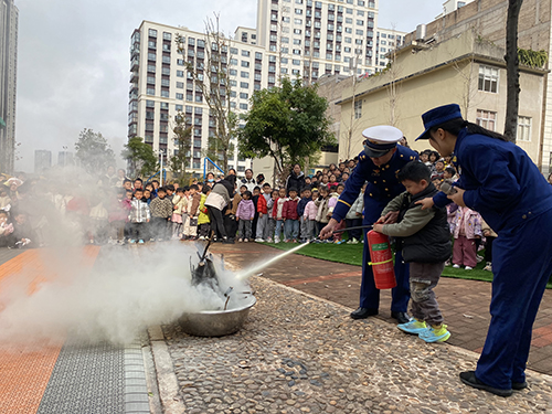紅塔區消防演練走進幼兒園.jpg 紅塔區消防演練走進幼兒園.jpg