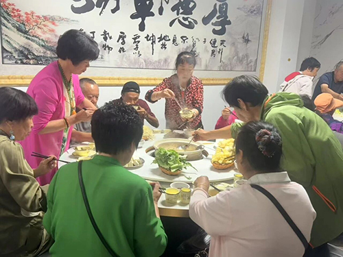 易門：野生菌餐飲市場迎來消費(fèi)熱潮.jpg